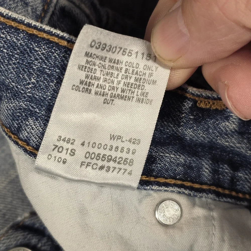 VTG Levis 559 Jeans Men's 32x34 Blue Relaxed Straight Fit Distressed Denim Y2K